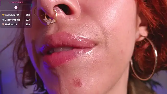 bri_von_dhara__ webcam