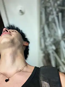 yoursexyjose webcam