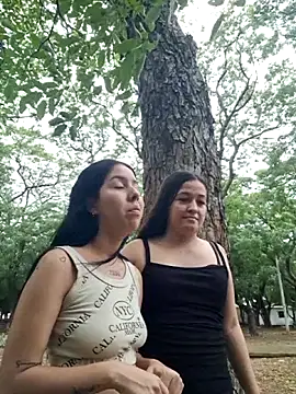 HOTANDSKINNY webcam