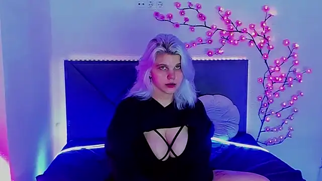 JoannLowe webcam