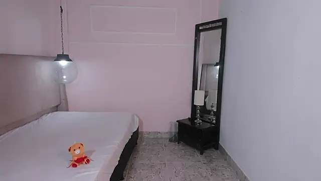 MilaHeat1 webcam stripchat model stream image