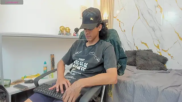 Zayn_Fox32 webcam