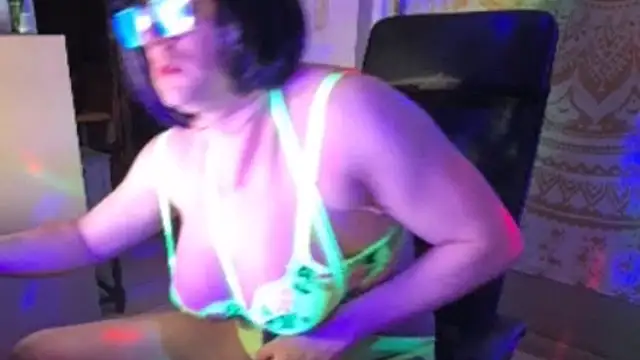 slankecrosdresser webcam