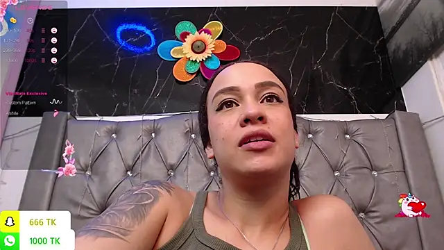 LAILAGUMMY webcam