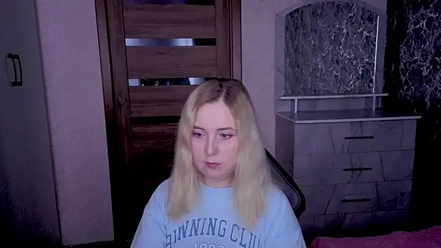 Kristy-Max webcam