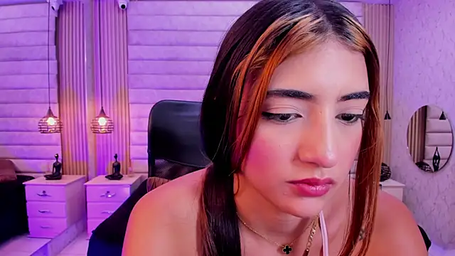 VictoriaaBlair webcam