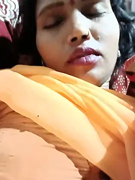 Cm_pooja webcam