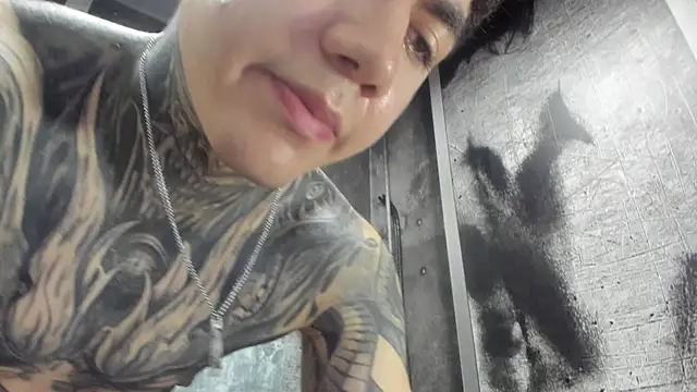 Gury_tattoo webcam