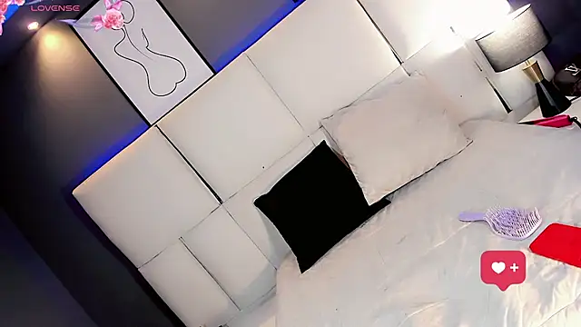 Kornylovee webcam