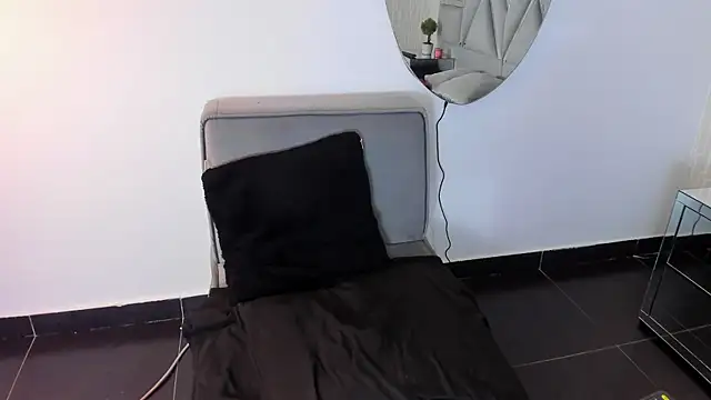 MonzerratBoyer webcam