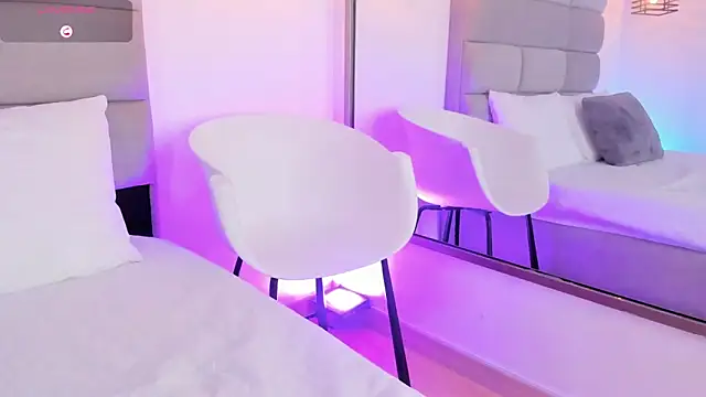 SensuallJenn webcam
