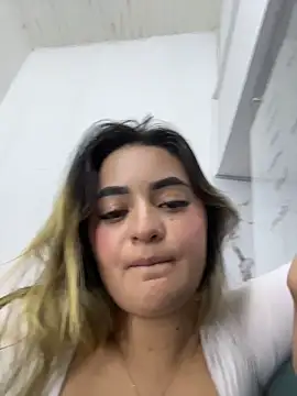 Antonella_Julieta webcam