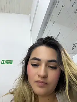 Antonella_Julieta webcam