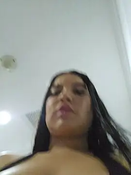 Pretty_Julieta webcam