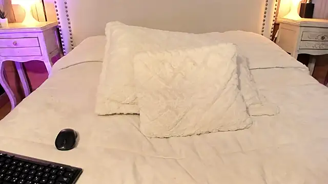 Charlote_Harper webcam