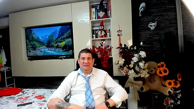 SpartacusDaddy48 webcam