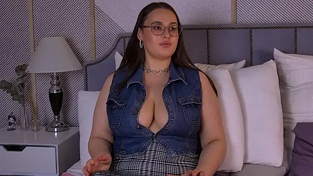 Queen_Monica_ webcam