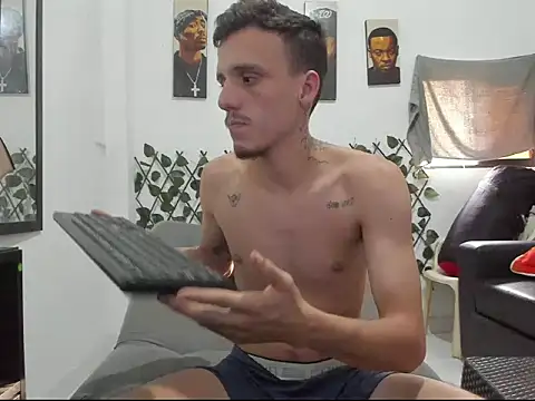 Latins_Boss webcam