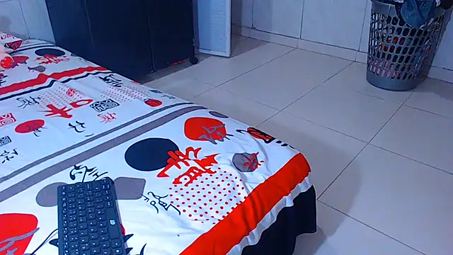 Triogirlhorny_ webcam