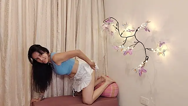 Bella_Exhibition webcam