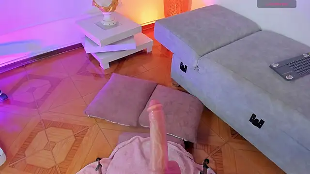 Amelie_Wine webcam