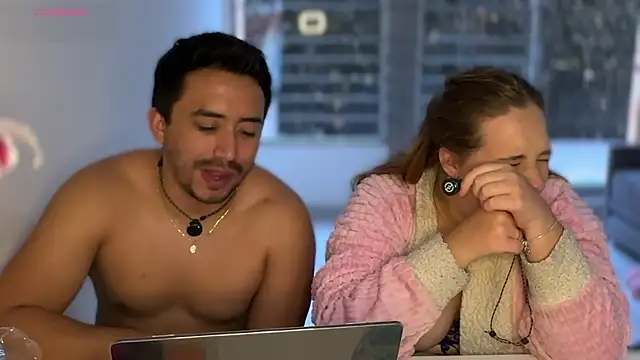 Sofii_n_Diego webcam