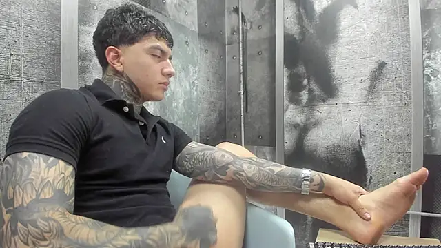 Gury_tattoo webcam
