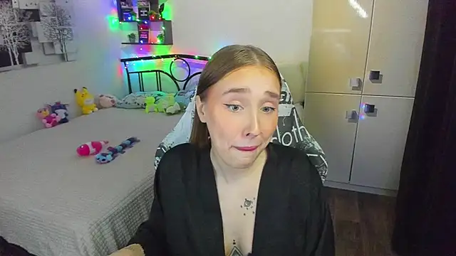 CrazyBitchInLace webcam