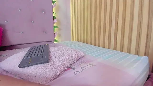 lovely__kiss__ webcam