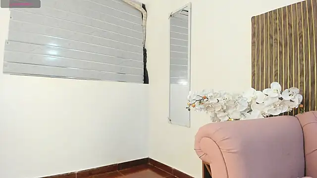 Aminaa_Kaarim webcam