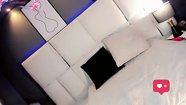 Kornylovee webcam