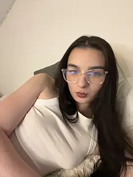 AdelinaAlia webcam