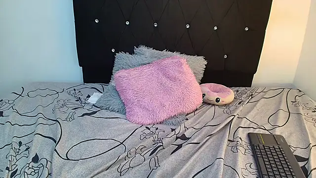 Lulu_Dreaam webcam