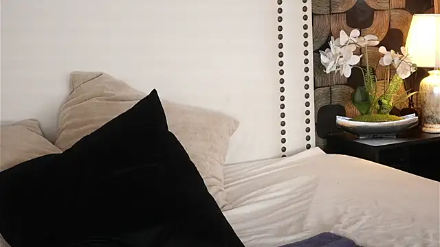 IsabelaWhite webcam