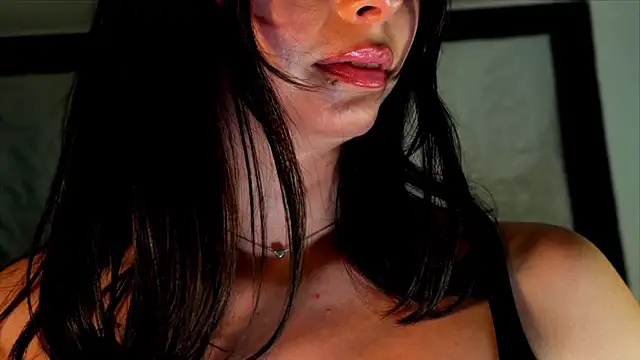 EroticMaze webcam