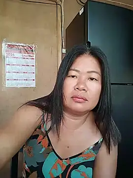 Lovelywoman43 webcam