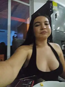 Pretty_Julieta webcam