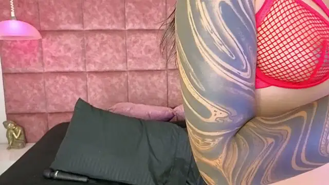 Taly_Fox webcam