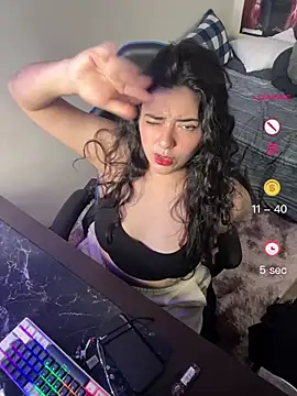 Ales_Kitten_Live