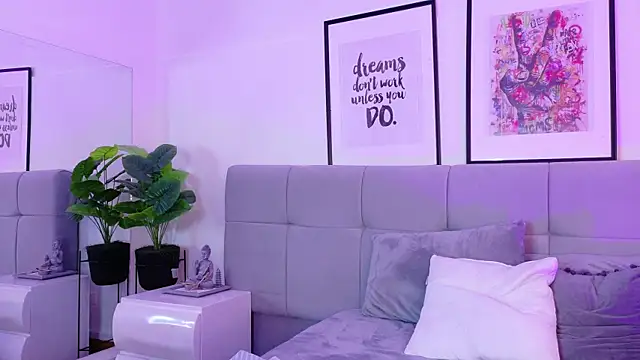 Katalina_Alvarezz webcam