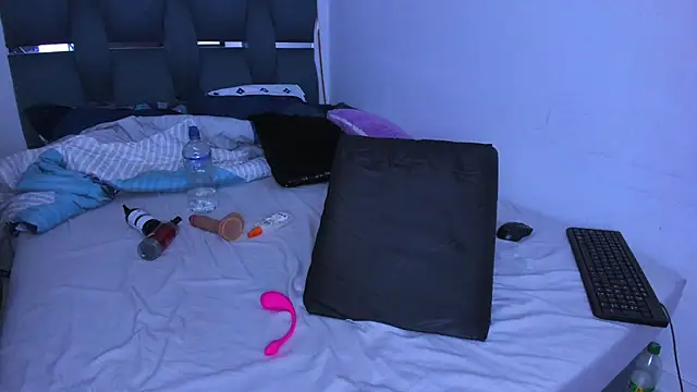 cyndycranforsquirT webcam