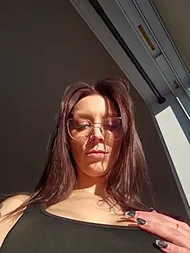 LilyOrion webcam
