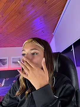 Isabella18_pink webcam
