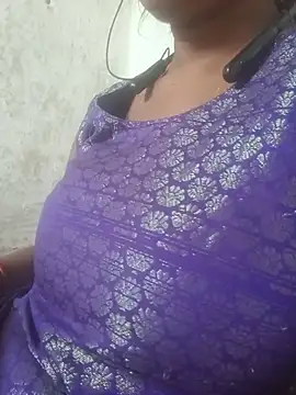 Mona_ji32 webcam