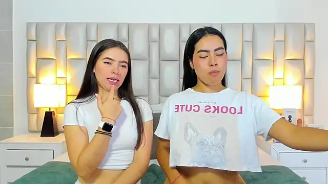 paola_katy_dicks webcam