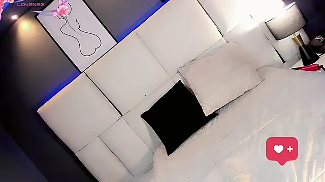 Kornylovee webcam