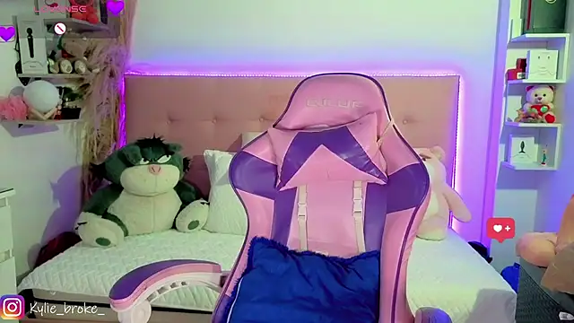 Kylie_brokee webcam