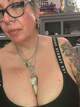 dieseldame1313 webcam