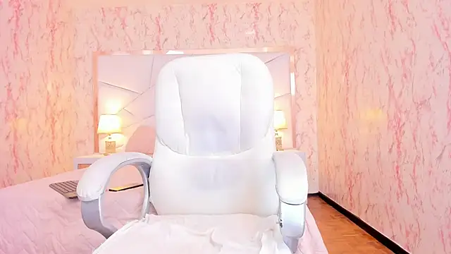 Emily_Whinfre webcam
