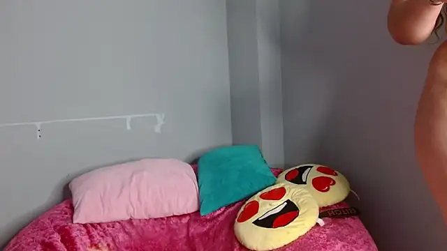 MelaniRosse webcam